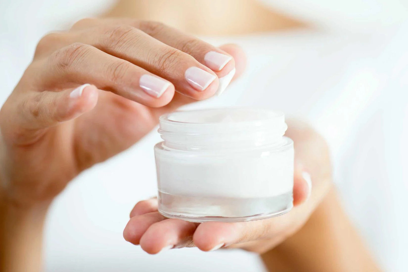 Difference Between Humectant, Emollient & Occlusives